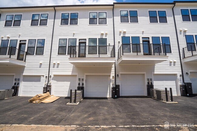 222 Peyton Pl in New Brunswick, NJ - Building Photo - Building Photo