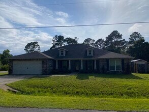2113 Salamanca St in Navarre, FL - Building Photo - Building Photo