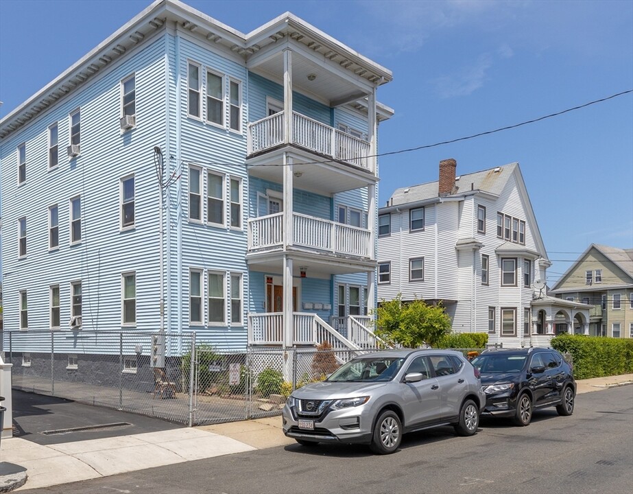 16 Roxton St, Unit 2 in Boston, MA - Foto de edificio