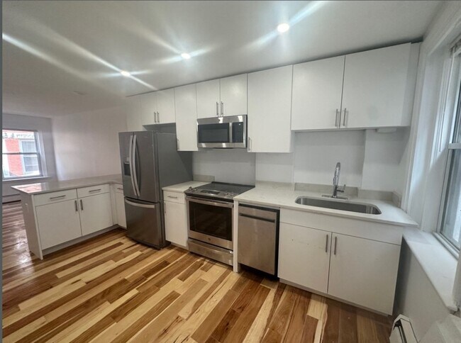 property at 5 Cleveland Pl