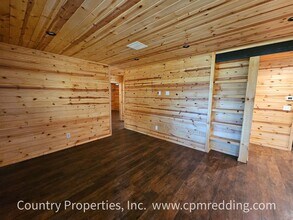 13477 Oak Run Rd in Oak Run, CA - Building Photo - Building Photo