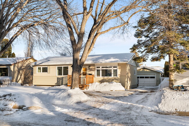 114 Campion Crescent in Saskatoon, SK - Building Photo - Building Photo