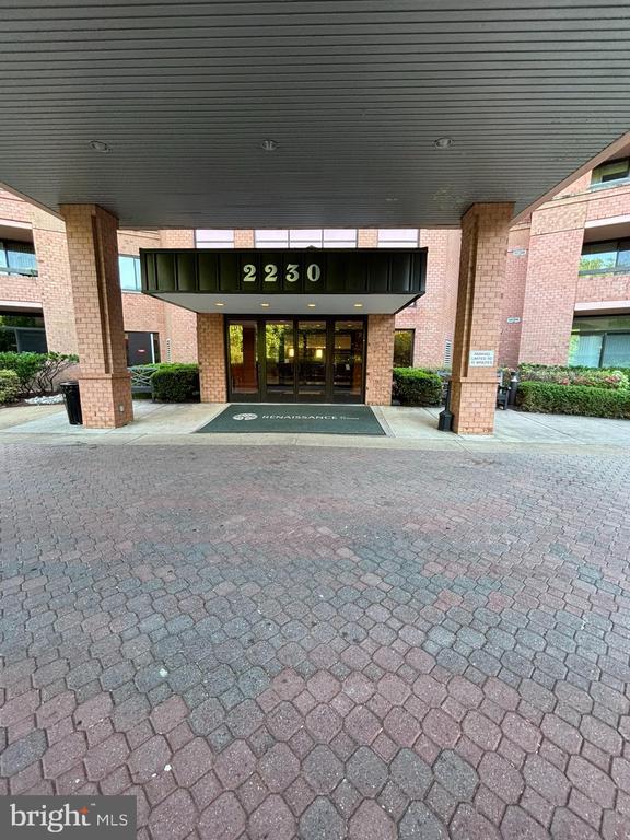 2230 George C Marshall Dr in Falls Church, VA - Building Photo - Building Photo