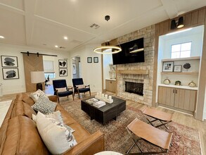 Central Park in Montgomery, AL - Foto de edificio - Building Photo