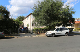 3223 Andrita St in Los Angeles, CA - Building Photo - Building Photo