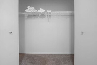 7607 Southern Brook Bend in Tampa, FL - Building Photo - Building Photo