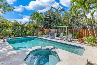 564 109th Ave N in Naples, FL - Building Photo - Building Photo