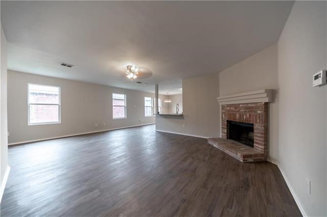 2505 Pecan Dr in Little Elm, TX - Foto de edificio - Building Photo