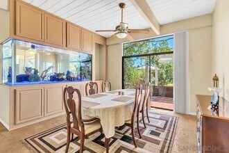 4588 Conrad Dr in La Mesa, CA - Foto de edificio - Building Photo