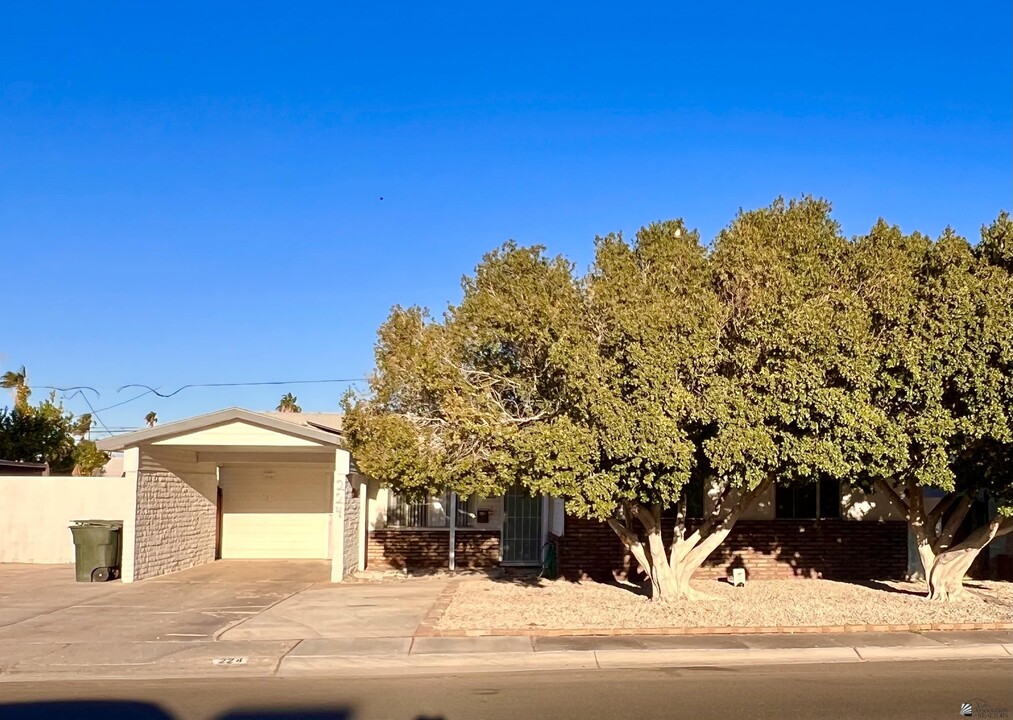 224 E Palo Verde St in Yuma, AZ - Building Photo