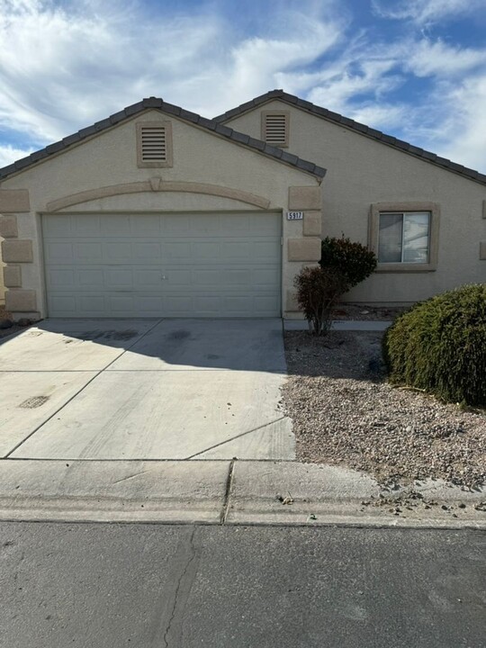 5917 Oakton St in Las Vegas, NV - Building Photo