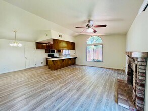 9287 October Dr in Elk Grove, CA - Building Photo - Building Photo