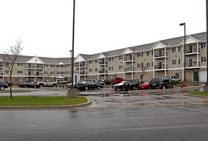 Eagle Pointe (2550 Voyageur) Apartments