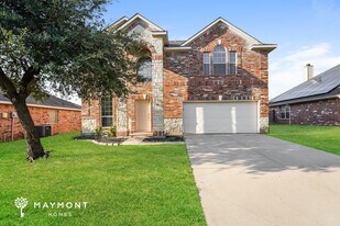 237 Hilltop Dr in Justin, TX - Building Photo