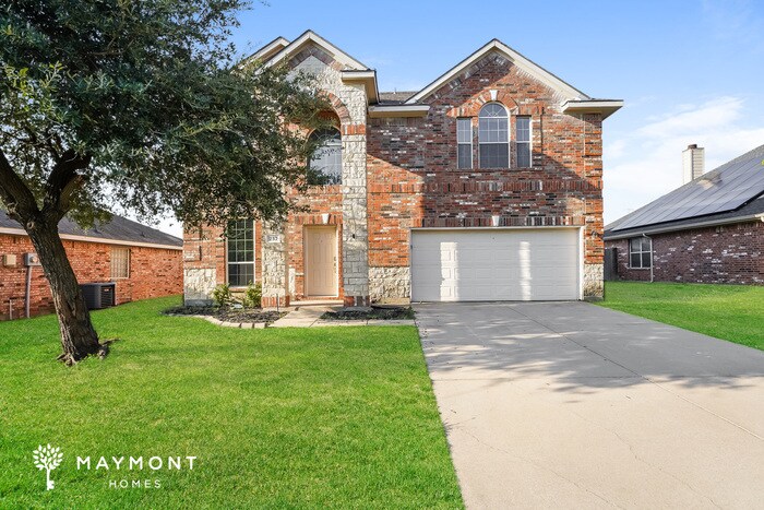 237 Hilltop Dr in Justin, TX - Foto de edificio