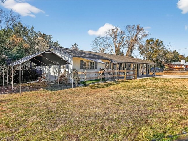 2304 Country Club Rd in Eustis, FL - Building Photo - Building Photo