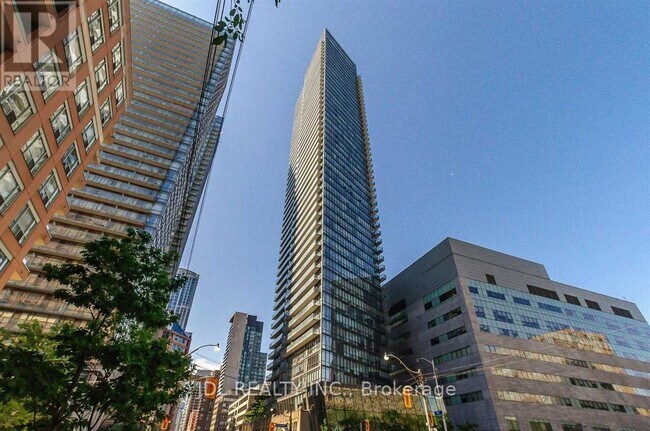 property at 832-1832 Bay St.
