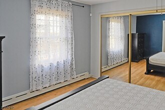 1031 Lake Shore Dr in Parsippany Troy Hills, NJ - Building Photo - Building Photo