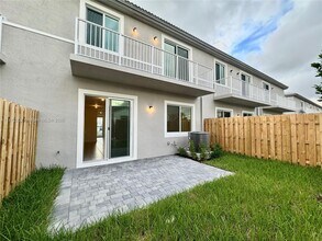 1355 SE 7th Ter in Homestead, FL - Building Photo - Building Photo