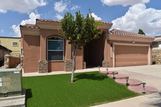 13737 Paseo Sereno Dr in El Paso, TX - Foto de edificio - Building Photo