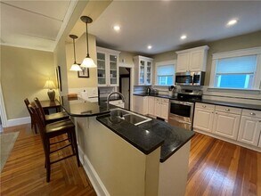 35 Annandale Rd in Newport, RI - Building Photo - Building Photo