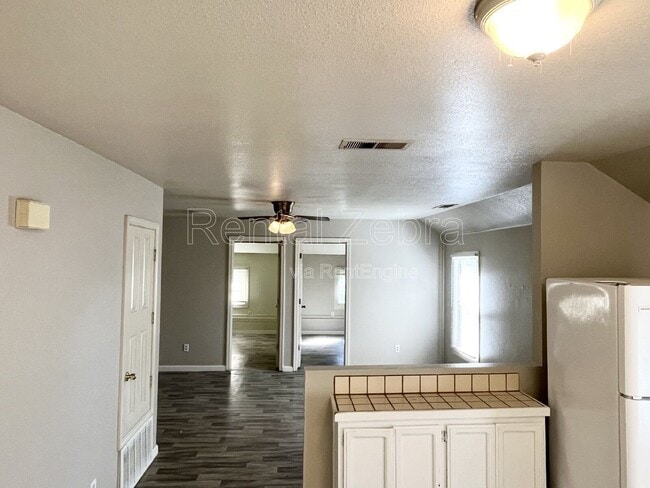 355 W 22nd St in Merced, CA - Building Photo - Building Photo