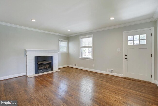 2000 N Cameron St in Arlington, VA - Building Photo - Building Photo