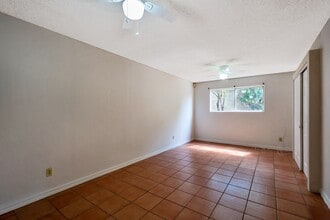 525 E Alameda Dr in Tempe, AZ - Building Photo - Building Photo