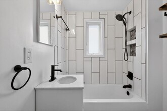 616 Lane Way in Pittsburgh, PA - Building Photo - Building Photo