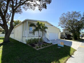 80 John F Kennedy St in Dunedin, FL - Foto de edificio - Building Photo