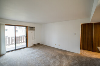 Evergreen Place Phase II in Appleton, WI - Building Photo - Building Photo