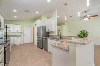 1322 Dittmer Cir SE in Palm Bay, FL - Foto de edificio - Building Photo