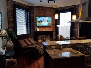 275 S Limestone in Lexington, KY - Building Photo - Building Photo