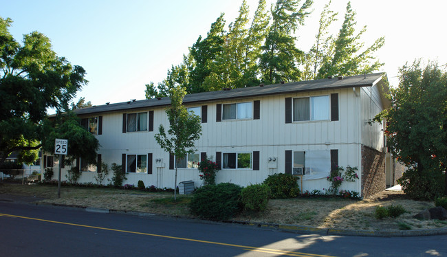 Northgate Manor Apartments in Springfield, OR - Building Photo - Building Photo