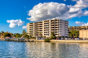 Mariner South Condominiums in Tampa, FL - Building Photo