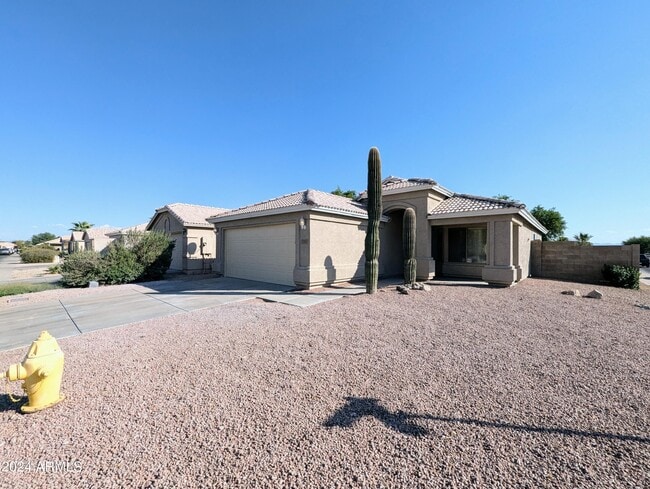 7059 W Gardenia Ave in Glendale, AZ - Building Photo - Building Photo