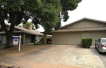 5608 Passero Way in Stockton, CA - Building Photo - Building Photo