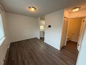 6116 N 15th St in Tacoma, WA - Foto de edificio - Building Photo