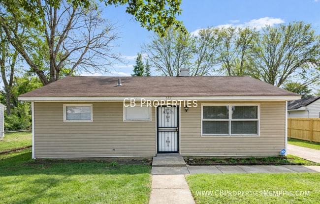 property at 887 Par Ave