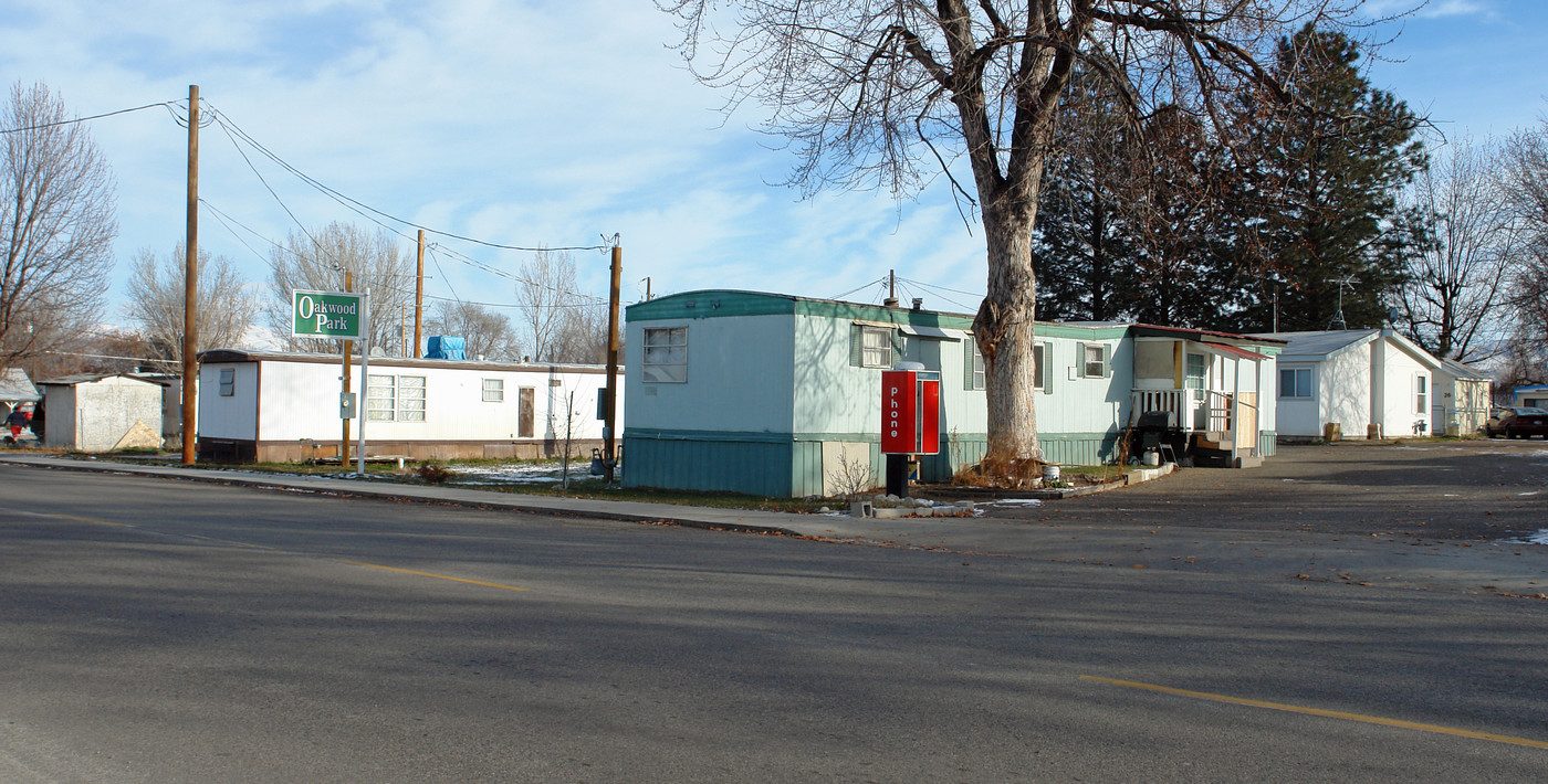 OAKWOOD PARK in Emmett, ID - Foto de edificio