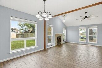 7235 Battle Hills Dr in Houston, TX - Building Photo - Building Photo