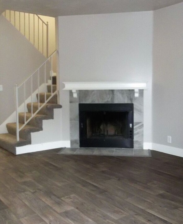 1276 E Vine Gate Dr in Murray, UT - Building Photo