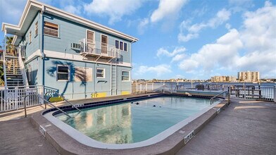 483 E Shore Dr in Clearwater, FL - Building Photo - Building Photo