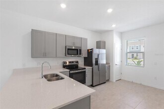 3094 Skyline Lp in Kissimmee, FL - Building Photo - Building Photo