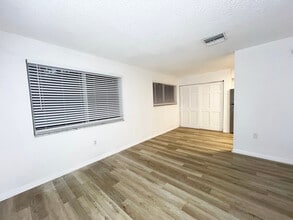 65 NE 59th St, Unit 2 in Miami, FL - Building Photo - Building Photo