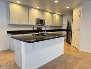 2611 N 48th St in Phoenix, AZ - Building Photo - Building Photo