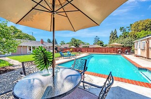 37826 Glenmoor Dr in Fremont, CA - Building Photo