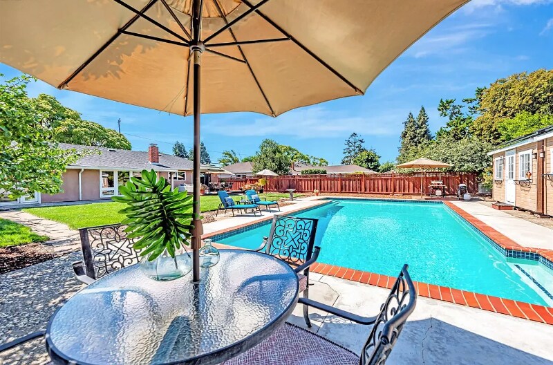 37826 Glenmoor Dr in Fremont, CA - Foto de edificio