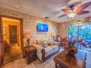 8044 NW 41 Ct in Sunrise, FL - Building Photo - Building Photo