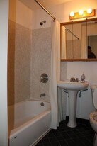 5115 Ravenna Ave NE in Seattle, WA - Building Photo